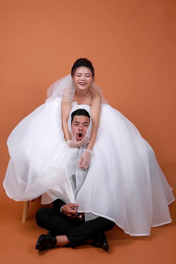 Sammlung lustiger Hochzeitsfotos von Paaren