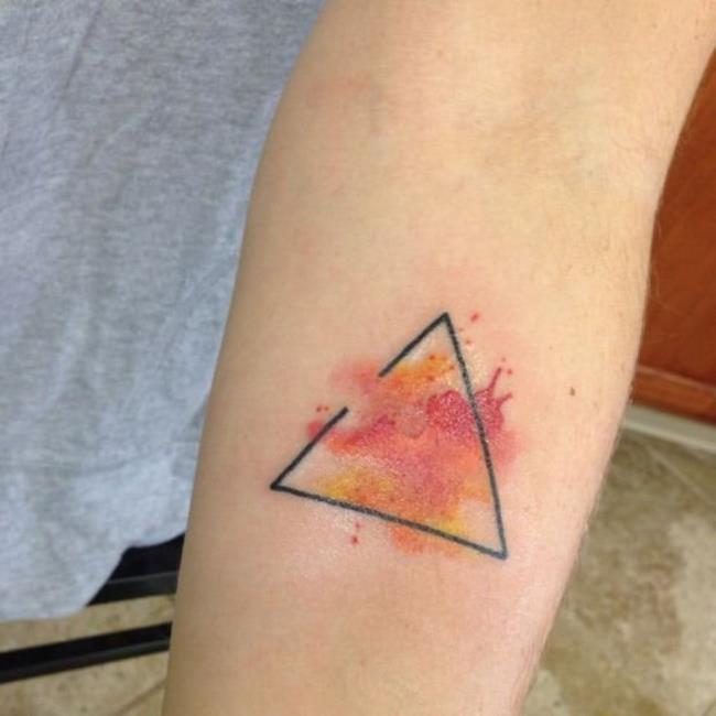 Koleksi pola tato segitiga paling unik