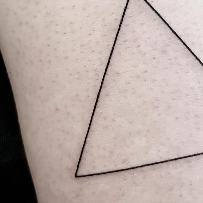 Raccolta dei più singolari motivi del tatuaggio del triangolo