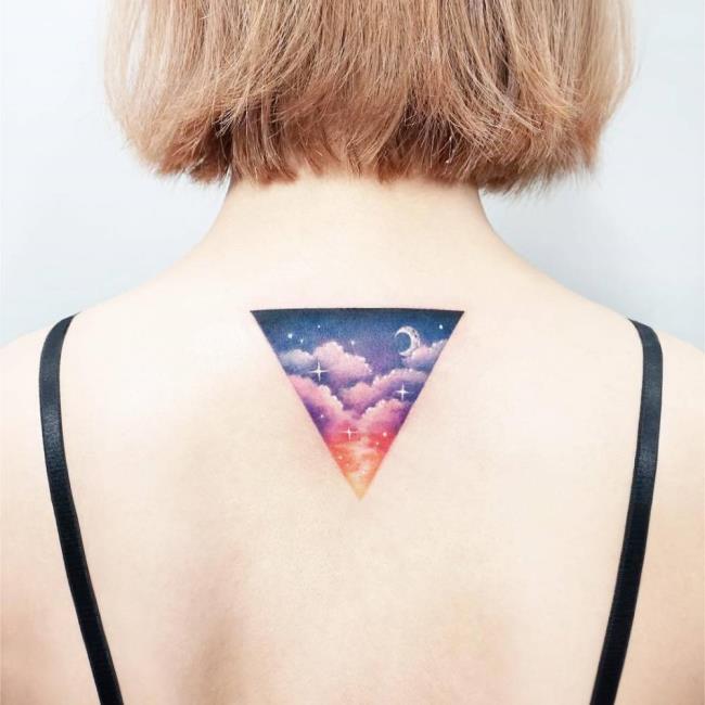 Colecția celor mai unice modele de tatuaje triunghi