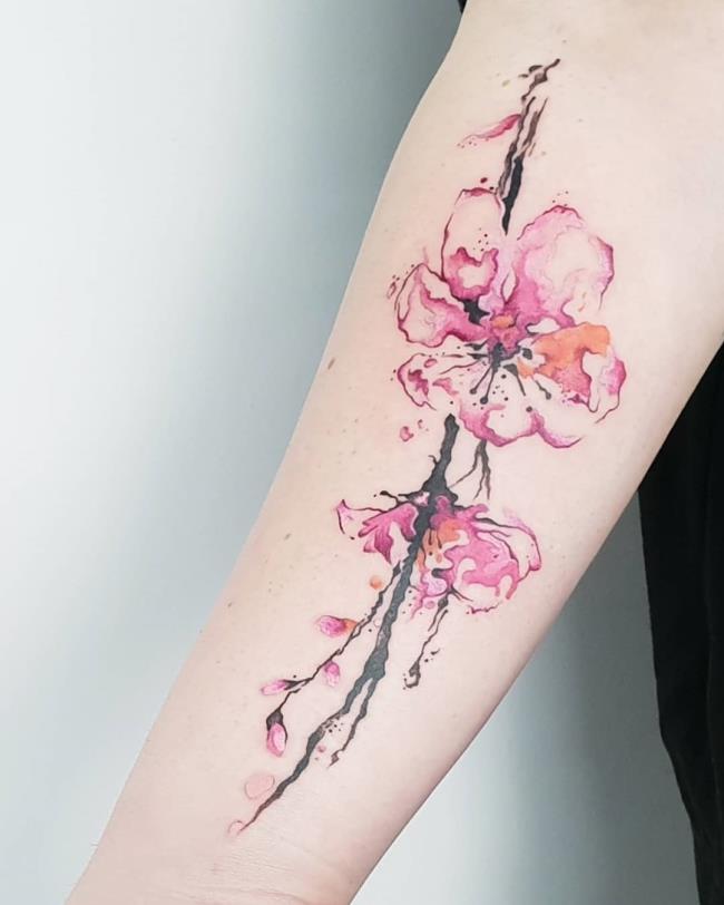 Коллекция из 50 образцов исключительно красивых, качественных татуировок сакуры