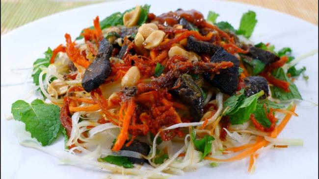 Salad daging lembu kering