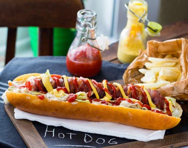 Hidangan Hot Dog terkenal di Amerika.