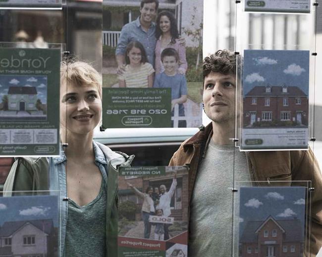 Recensione e spiegazione del film Vivarium (2020) - Where to live