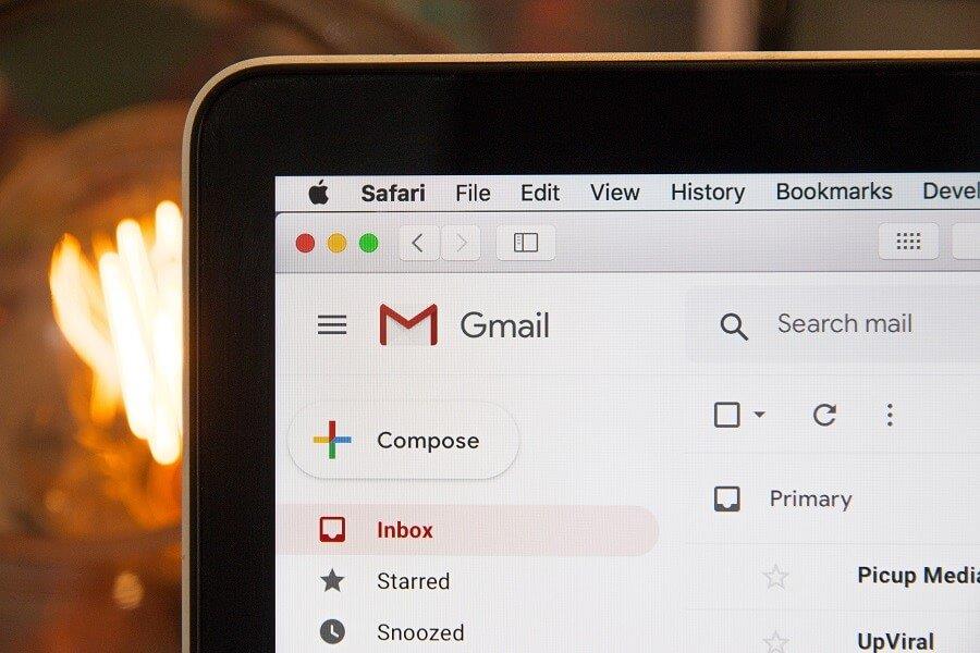 Come disconnettersi o disconnettersi da Gmail?