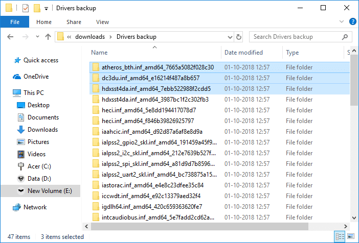 Abilita o disabilita la barra di stato in Esplora file in Windows 10