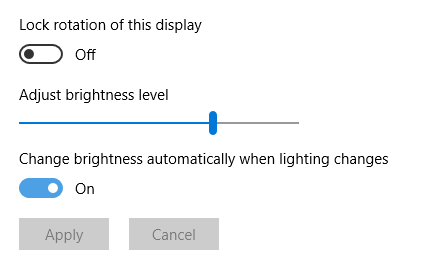 Come abilitare o disabilitare la luminosità adattiva in Windows 10