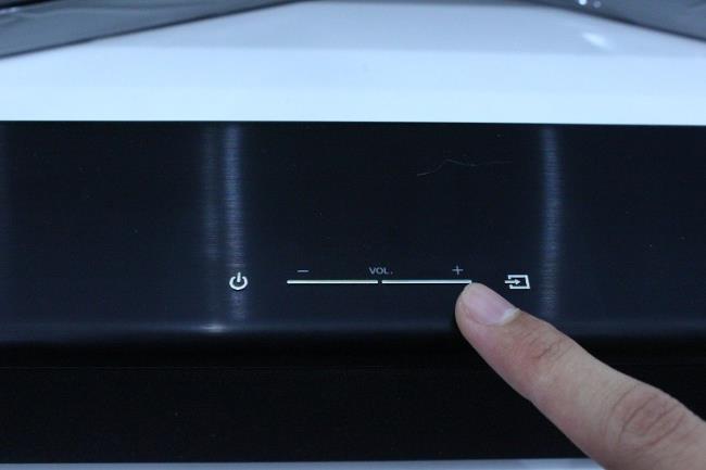 Bagaimana menghubungkan sound bar Samsung dengan USB