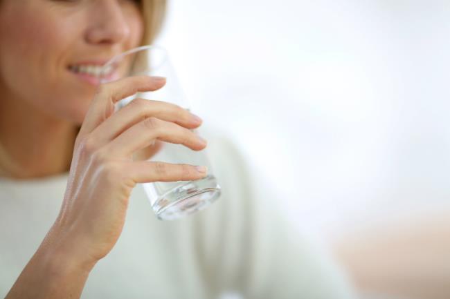 Top 10 health benefits of hot water