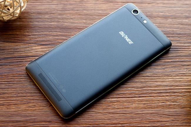 Offiziell verkauft das Gionee Marathon M5, das heute größte Akku-Smartphone