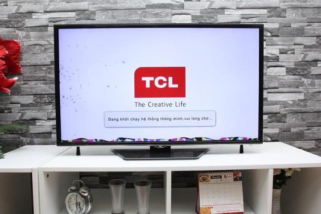 TCL TV에서 공장 초기화하는 방법