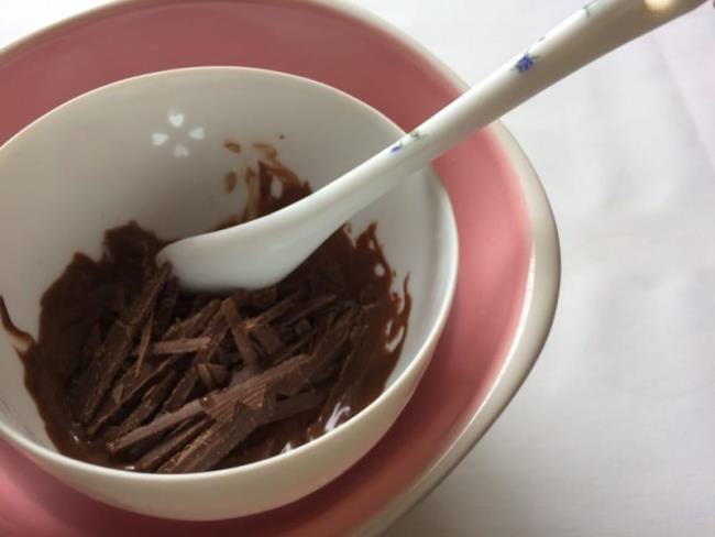 The ways to melt chocolate you may not know