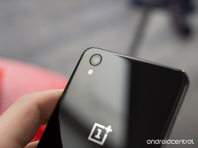Voir OnePlus X: attrayant de la conception, de la configuration au prix