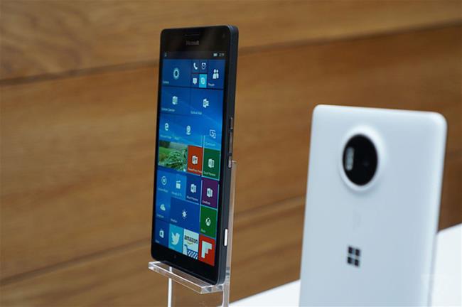 Różnica między Microsoft Lumia 950 a 950 XL