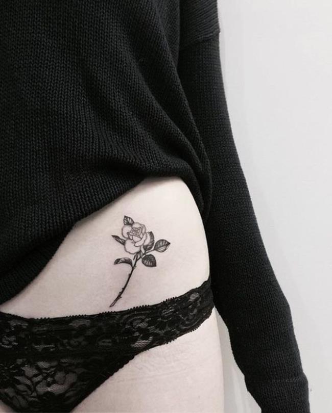 Koleksi tatu di pinggang untuk wanita yang penuh dengan seksi dan menggoda