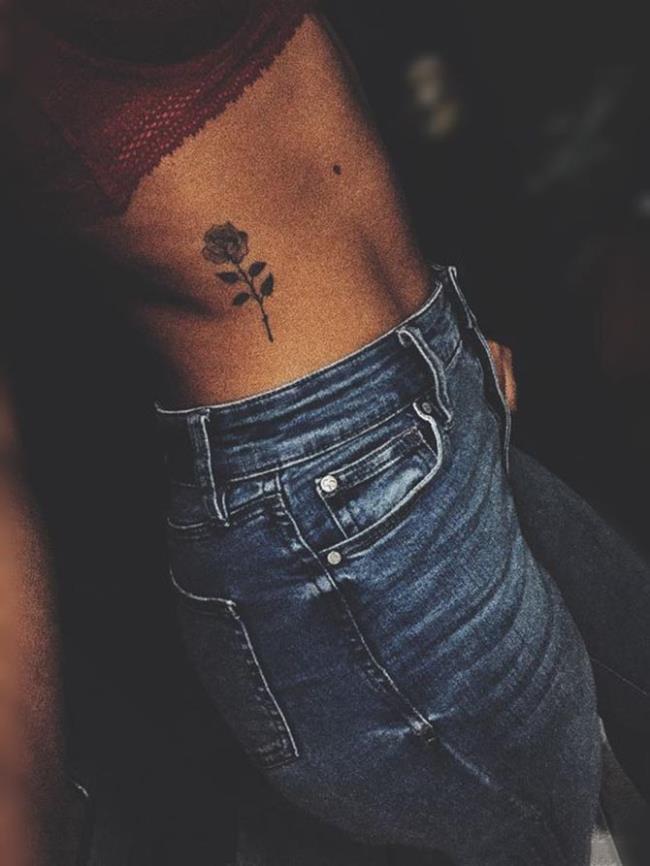 Collection of tattoos in the waist for women full of sexy and seductive
