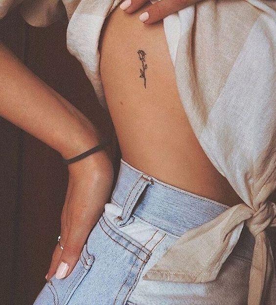 Koleksi tato di pinggang untuk wanita penuh seksi dan menggoda