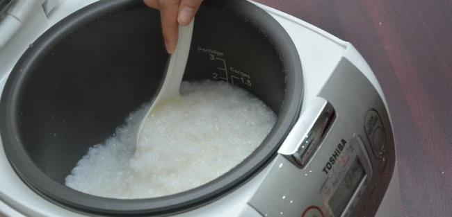 Cara memasak bubur dengan rice cooker listrik Toshiba