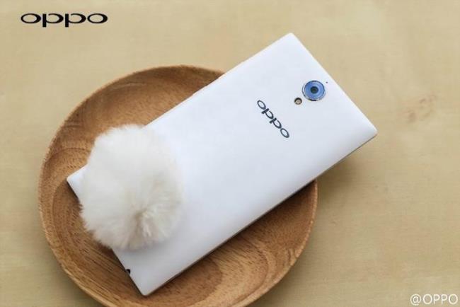 OPPO U3 officially launched, mid-range Phablet with exclusive accessories