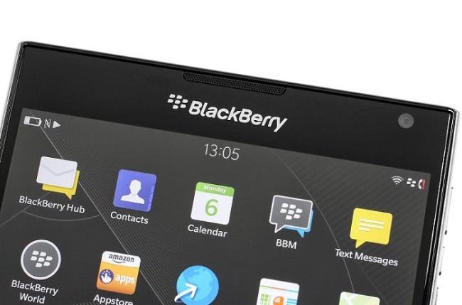 مراجعة BlackBerry Passport - كبير وجميل وفاخر
