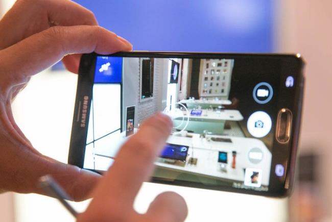5 telefon pintar mewah dengan kamera yang mengerikan