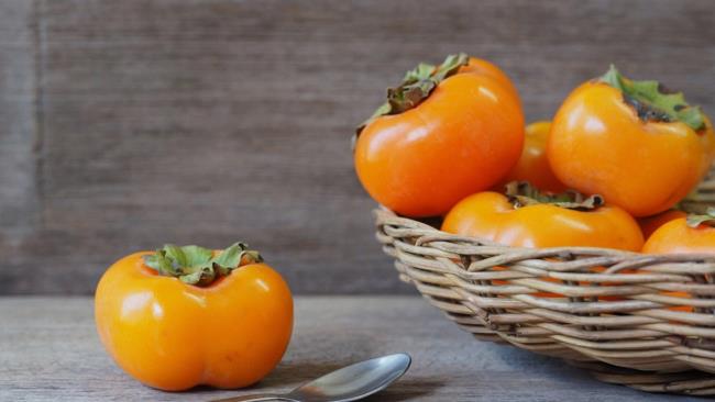 How to choose to buy delicious persimmons, how to distinguish Da Lat persimmon and Chinese persimmons