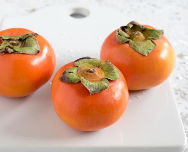 How to choose to buy delicious persimmons, how to distinguish Da Lat persimmon and Chinese persimmons