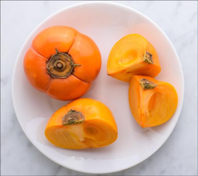 How to choose to buy delicious persimmons, how to distinguish Da Lat persimmon and Chinese persimmons