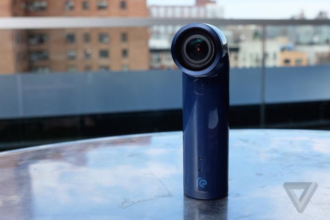 Selfie gaya baru dengan HTC RE: kamera 16MP, dengan harga $ 199
