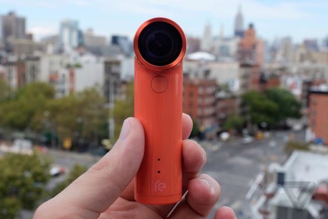 Selfie gaya baru dengan HTC RE: kamera 16MP, dengan harga $ 199