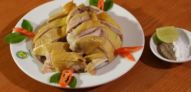 Tips for cutting beautiful chicken without being crushed for a special Tet meal