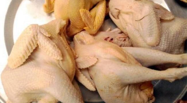 Kiat memotong ayam cantik tanpa dihancurkan untuk makanan Tet khusus