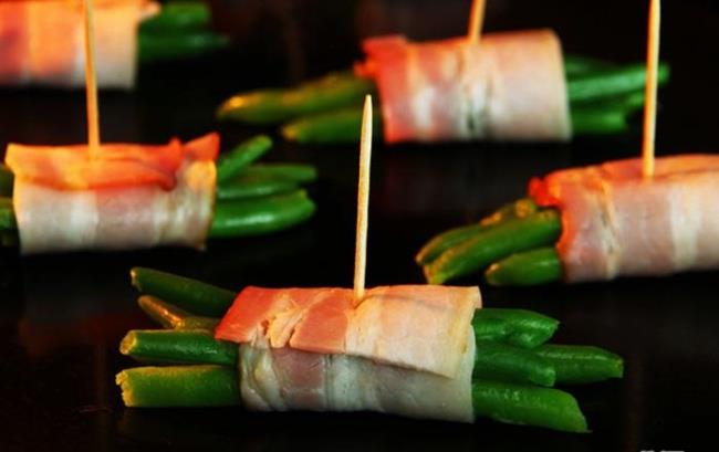 How to make delicious grilled green bean roll meat