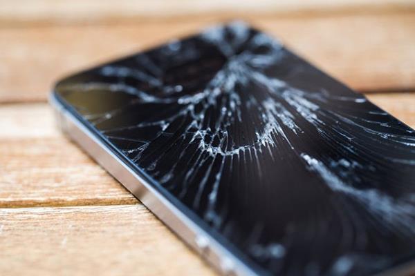 How to handle and prevent the phone screen from falling or broken