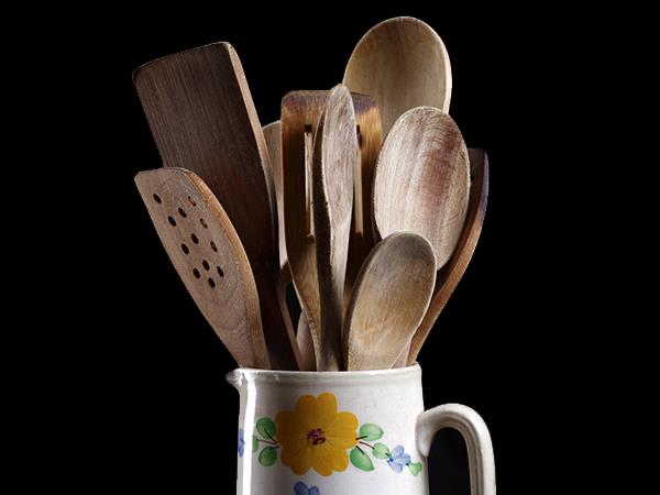 Great tips for removing mold from wooden spoons and chopsticks