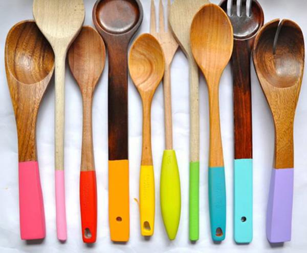 Great tips for removing mold from wooden spoons and chopsticks