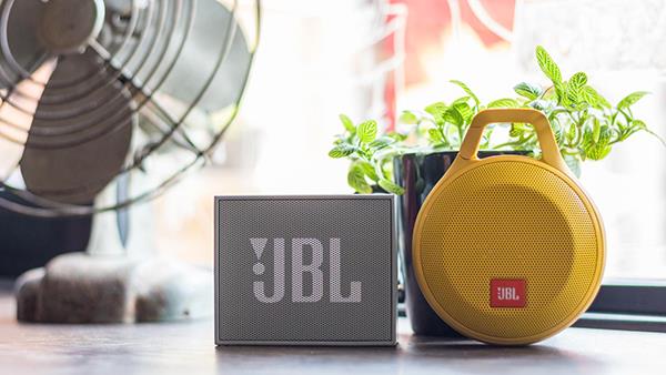 Why are JBL speakers sought after by technology connoisseurs?