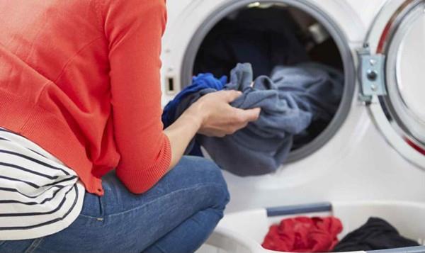 Why should not too dirty clothes be put into the washing machine?