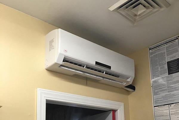 Why does the monthly electricity bill skyrocket when using air conditioning?