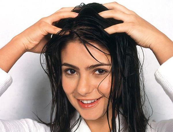 Üben Sie diese 5 Gewohnheiten sofort, wenn Sie einen Trockner verwenden, um gesundes Haar zu erhalten