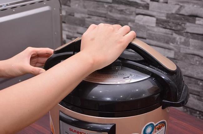 Instructions on how to use the electric pressure cooker safely