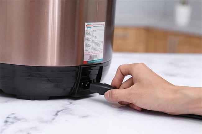 Instructions on how to use the electric pressure cooker safely