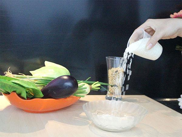 How to use the rice measuring cup: precise, easy