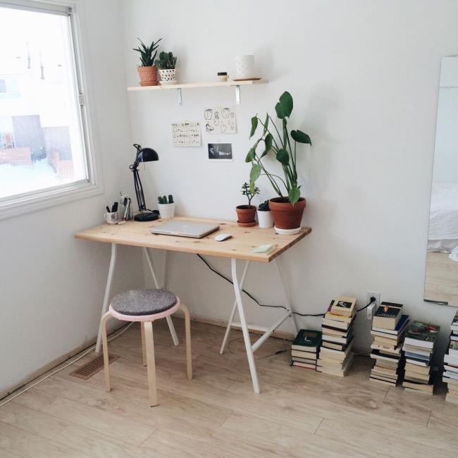 Einfacher moderner Schreibtisch mit super günstigem Preis