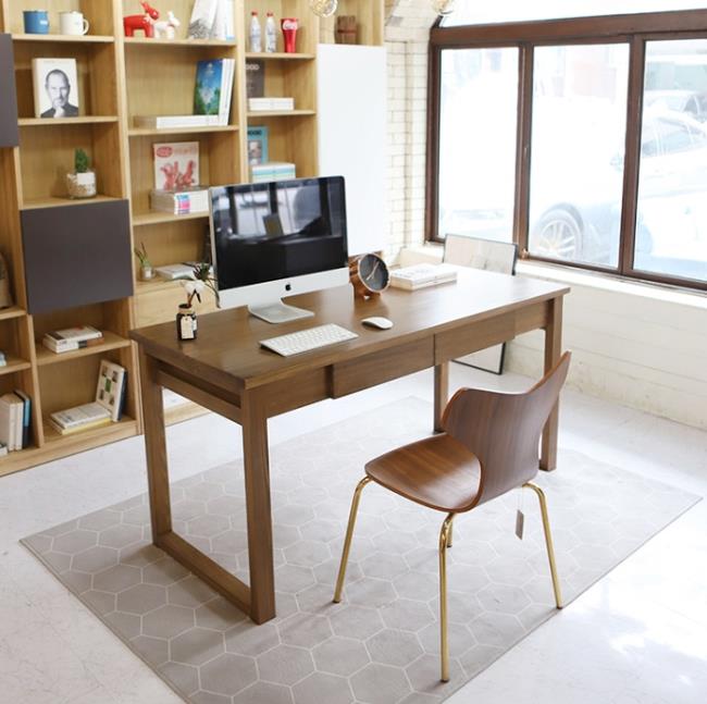 Scegli di acquistare una scrivania economica adatta