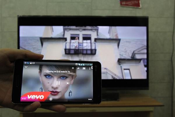 Instructions on how to share YouTube videos from phones, tablets, laptops to Smart TV