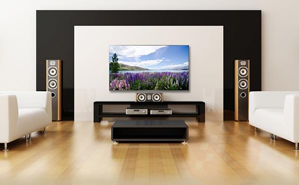 How to choose a TV suitable for family living room space?