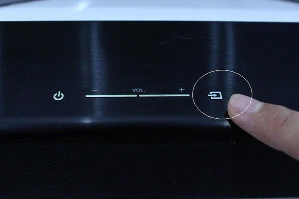 Bagaimana cara menghubungkan sound bar Samsung ke Smart TV melalui TV Sound Connect?