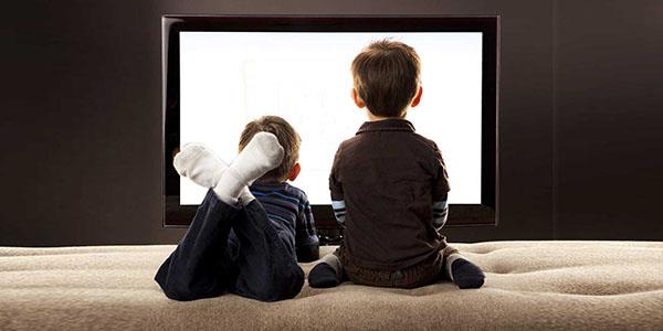 Cara mengelola tontonan TV anak-anak selama liburan musim panas