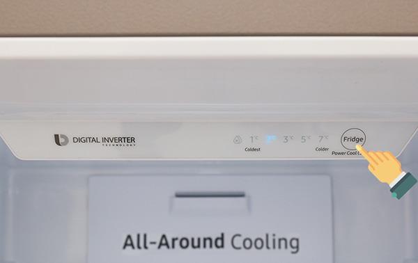 Температура холодильника 280 к. Плафон для холодильника самсунг. Холодильник Samsung баннер. Холодильник Samsung постоянно горит эко. Samsung Sharp Sans.